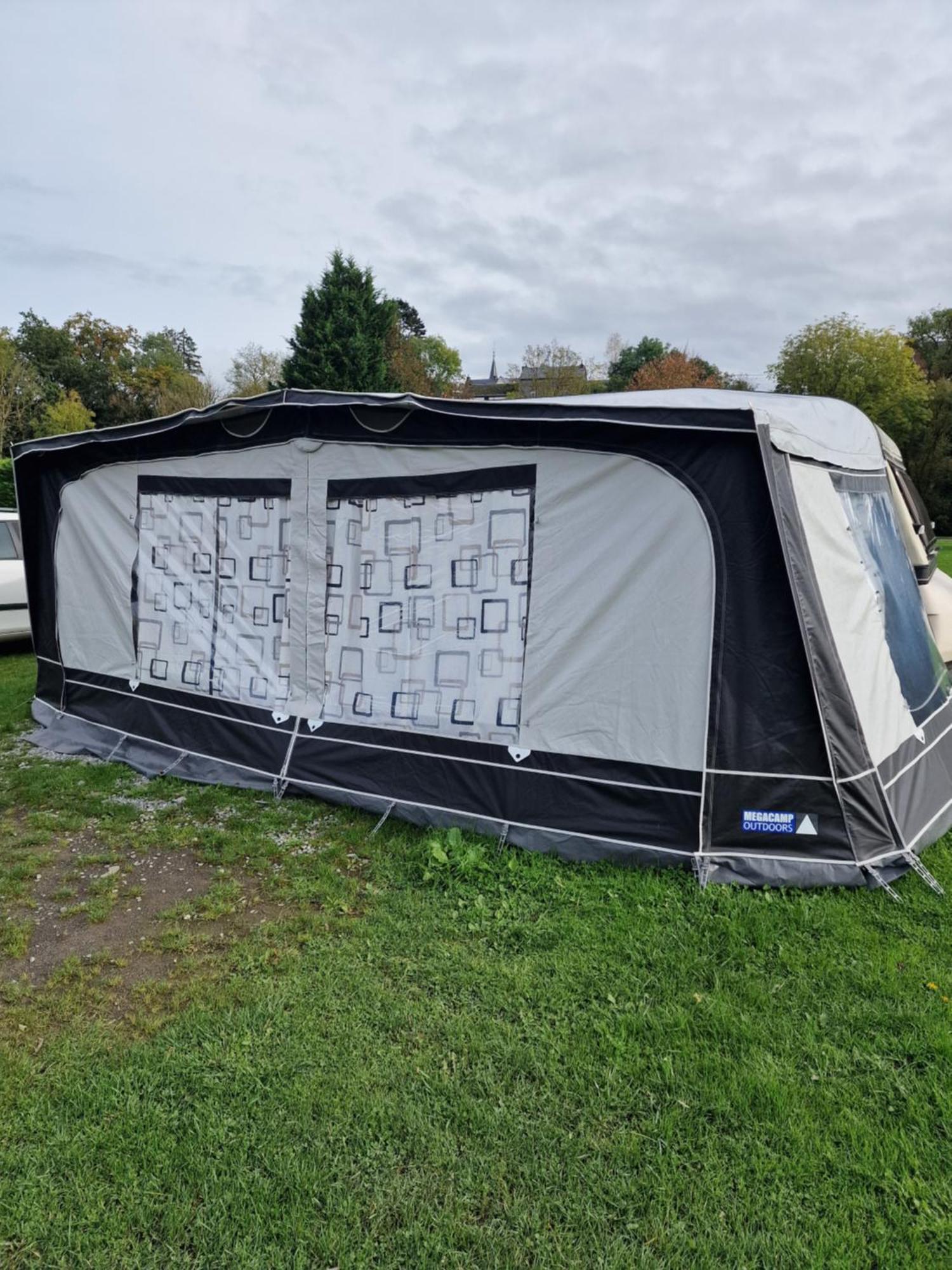 Caravan 4 Personen *